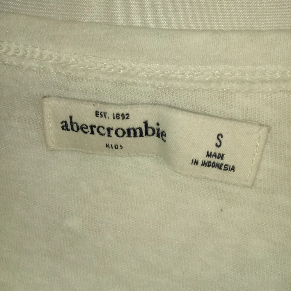 Abercrombie S Creme Lace Trim Top - Image 2