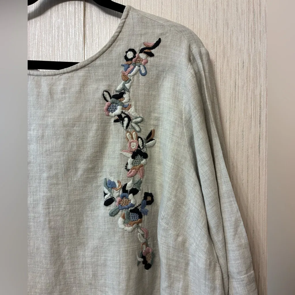 Chelsea & Theodore Size 2X Embroidered Bell Sleeve Top Linen Blend Boho Tunic Gray - Image 4