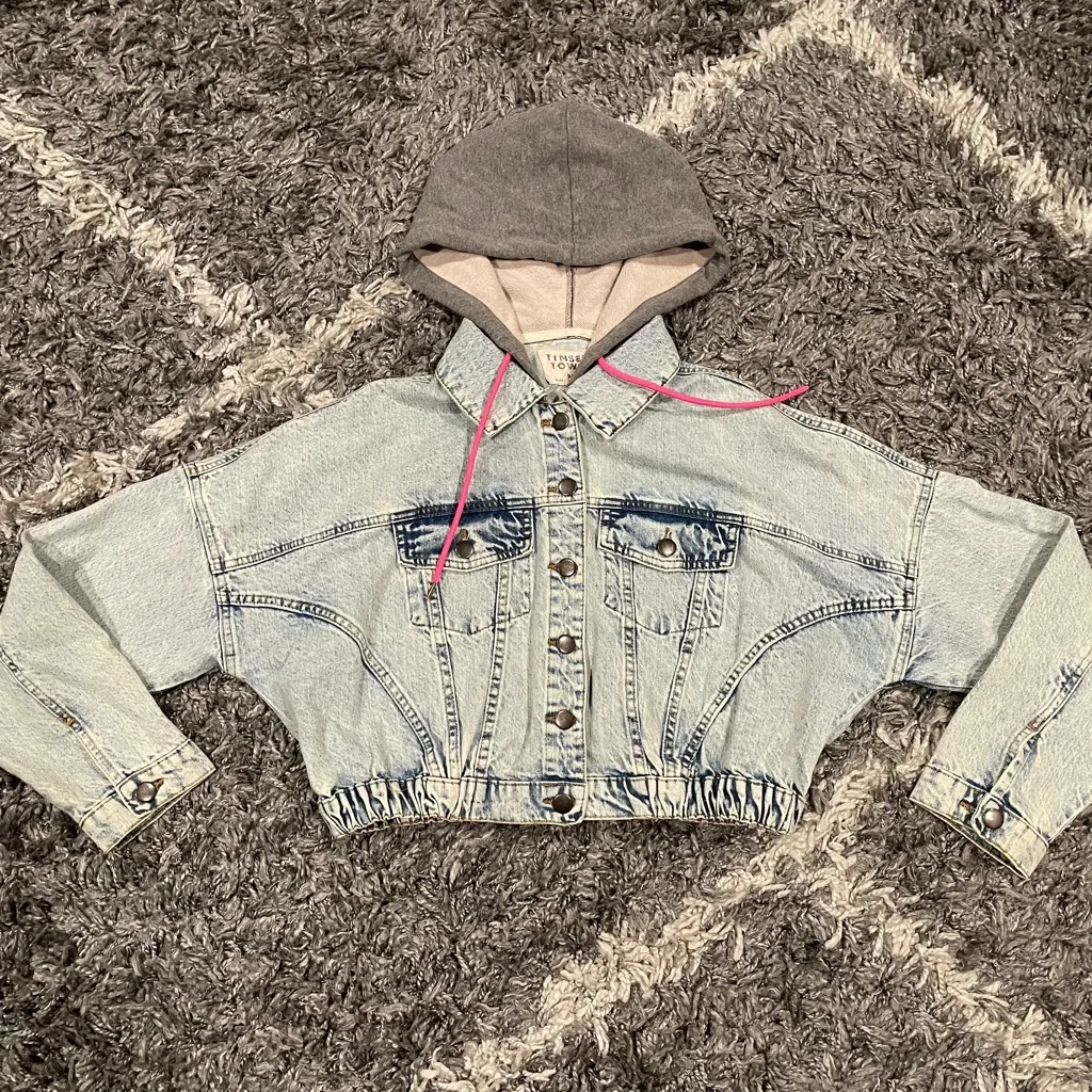 Macy’s Tinseltown Juniors Cotton Hooded Denim Jacket Size Medium - Image 2