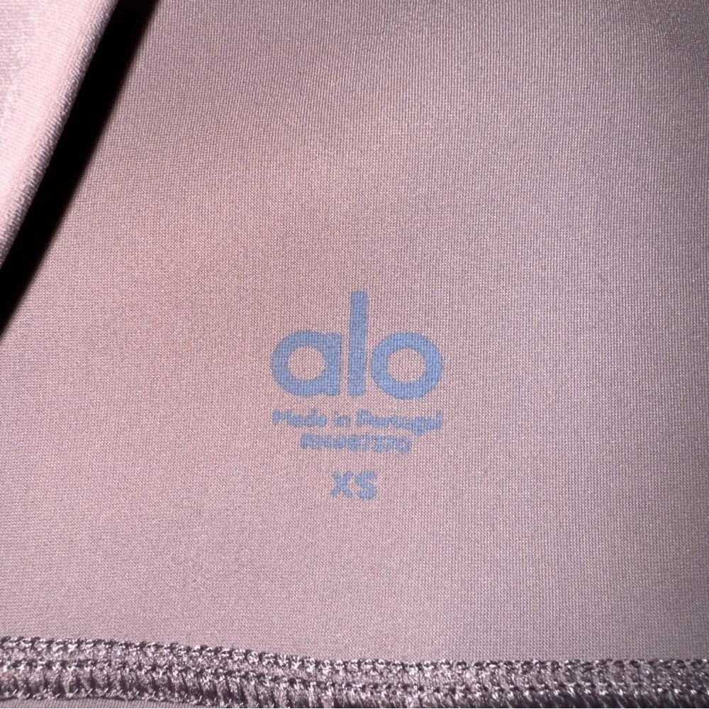 Alo yoga high waist slice Leggings Capri Smokey Quartz XS - Image 9