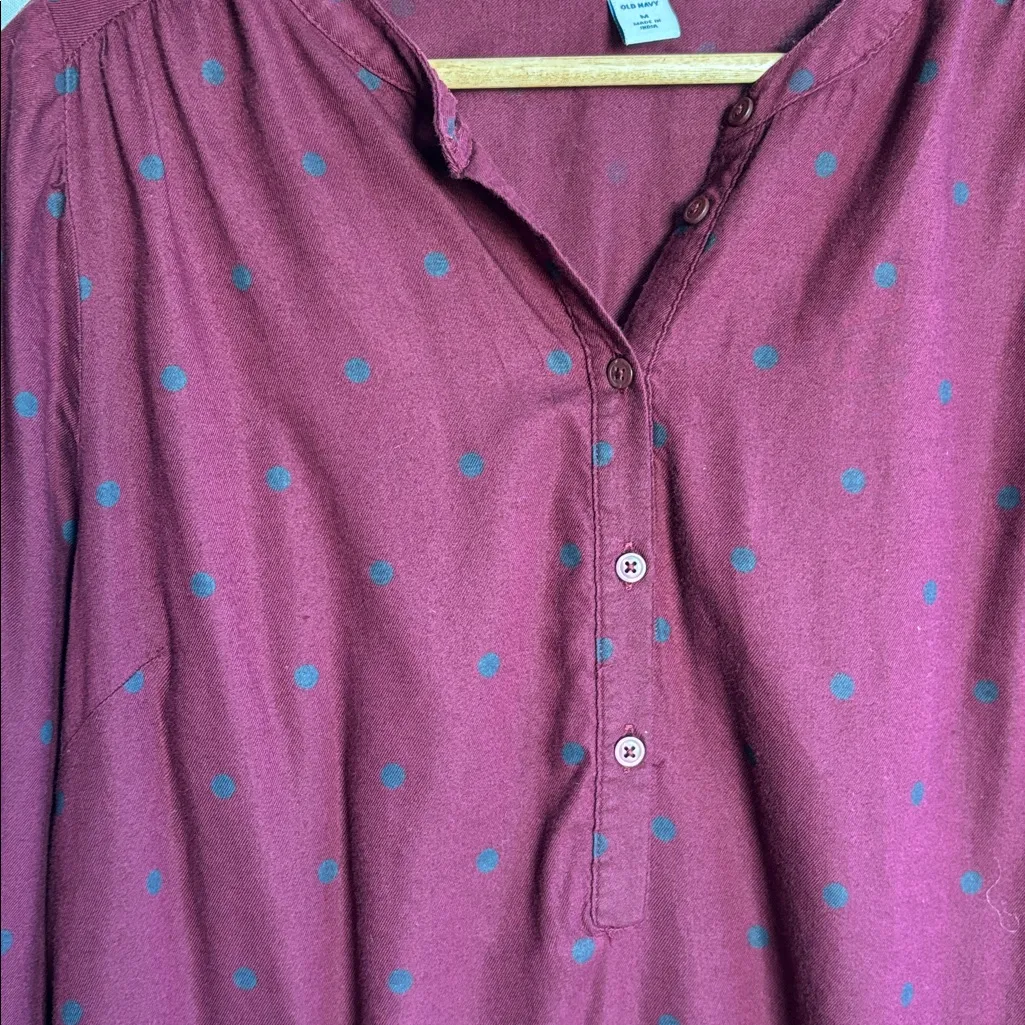 Old Navy Size Medium Maroon Button-Up dress tie sleeves - Image 8