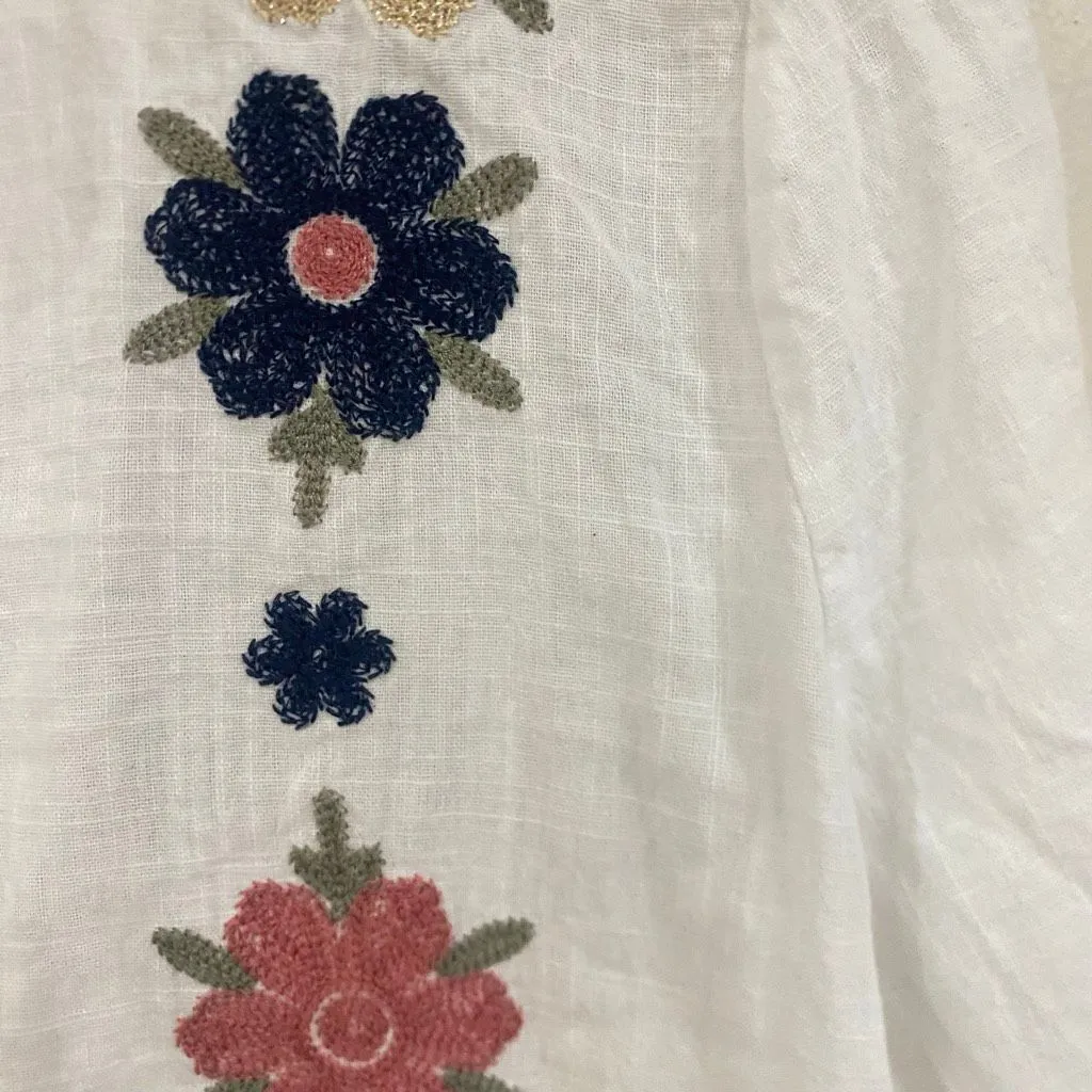 Julia style size, small button up collared blouse, intricate embroidery flowers White - Image 7