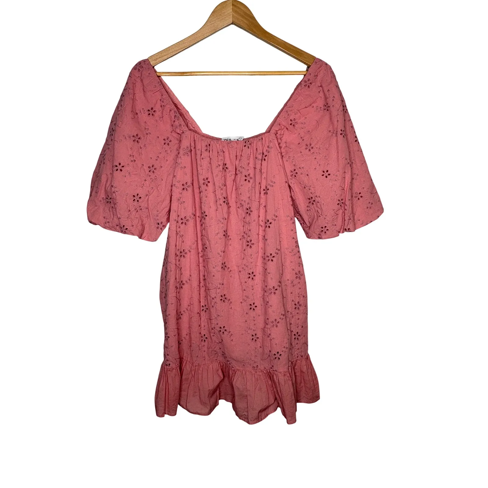 ZARA Pink Eyelet Embroidered Puff Sleeve Ruffle Hem Mini Dress Size Large NWOT - Image 3