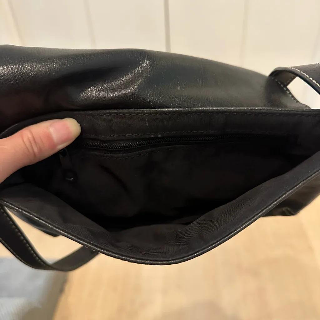 Vintage 90s Guess Leather handbag - Image 4