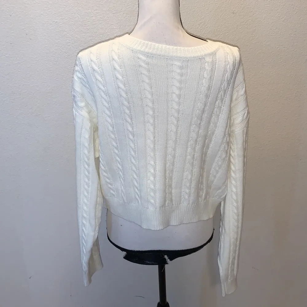 SheIn  cream cable knit v-neck cropped sweater - Image 4