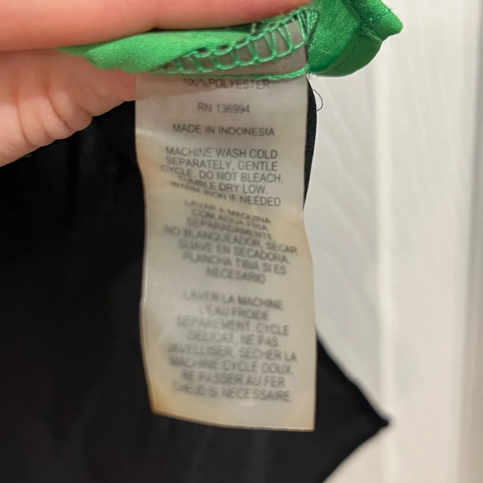 Milano Women’s Green & Black Sleeveless V - Image 4