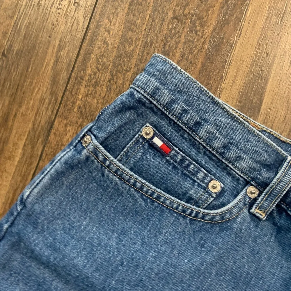 Vintage Y2K Tommy denim shorts 90s logo & flag detail size 10 - Image 3