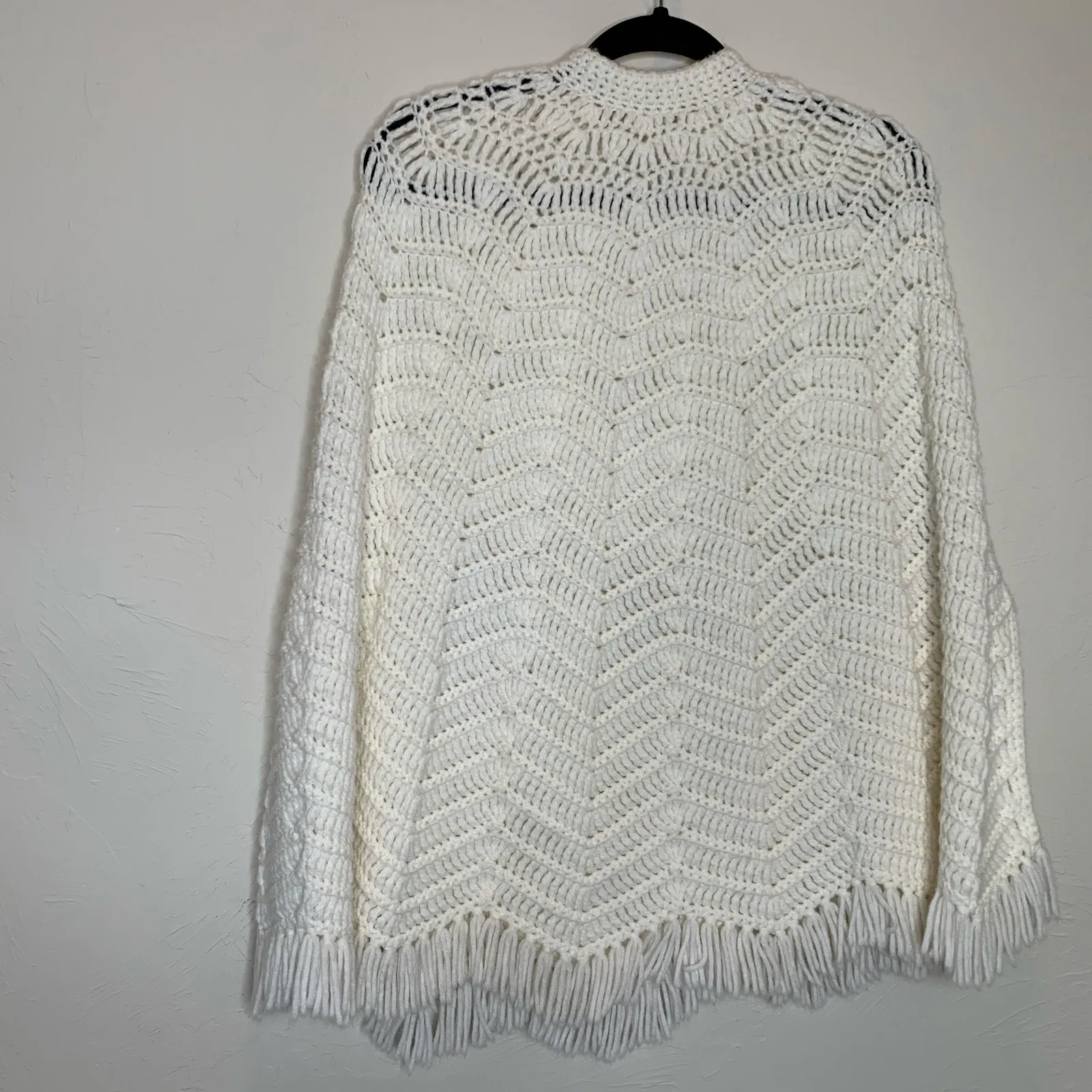 Vintage Handmade Poncho 70s OSFM White Button Front - Image 6