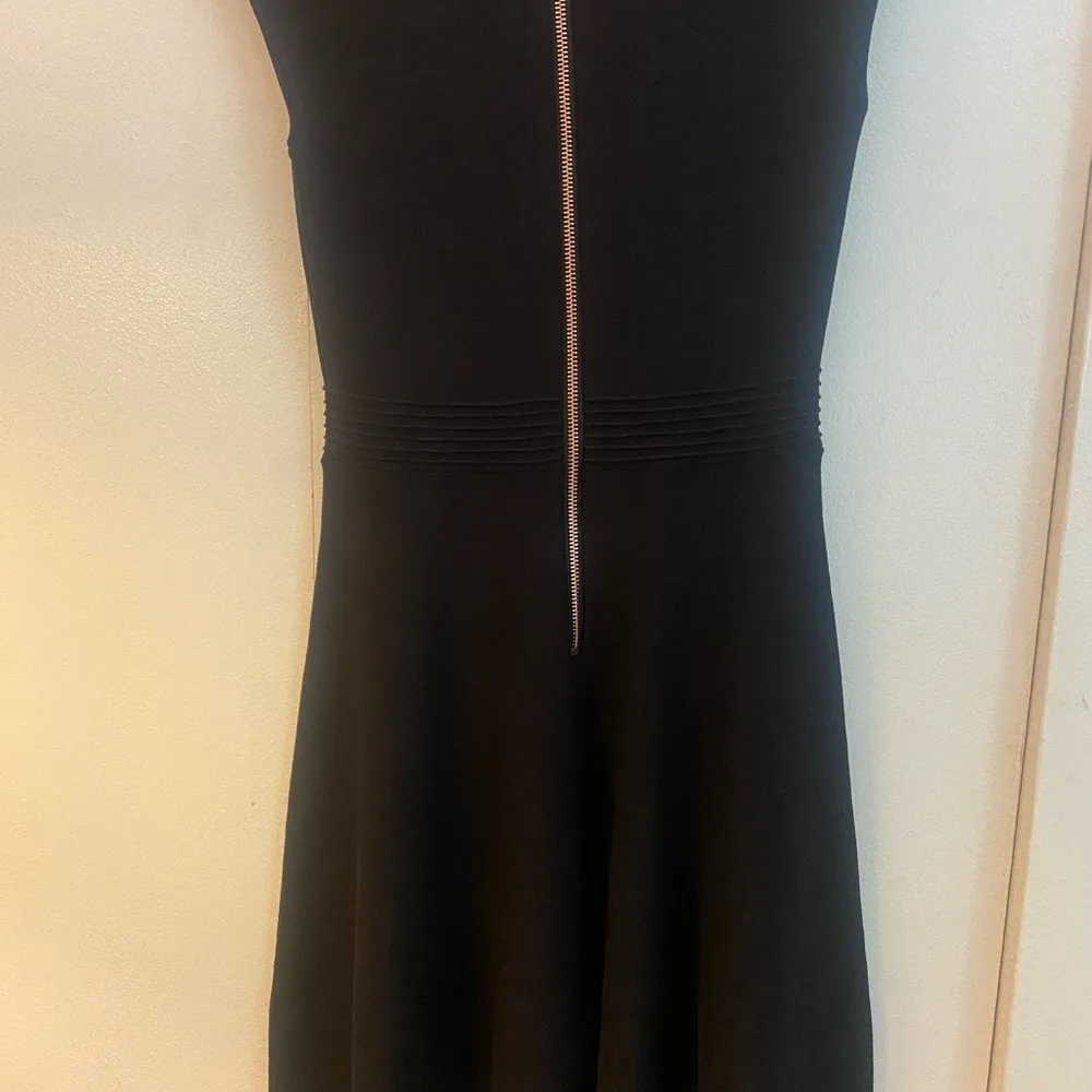 London fit/flare A-line LBD Size 2 - Image 5
