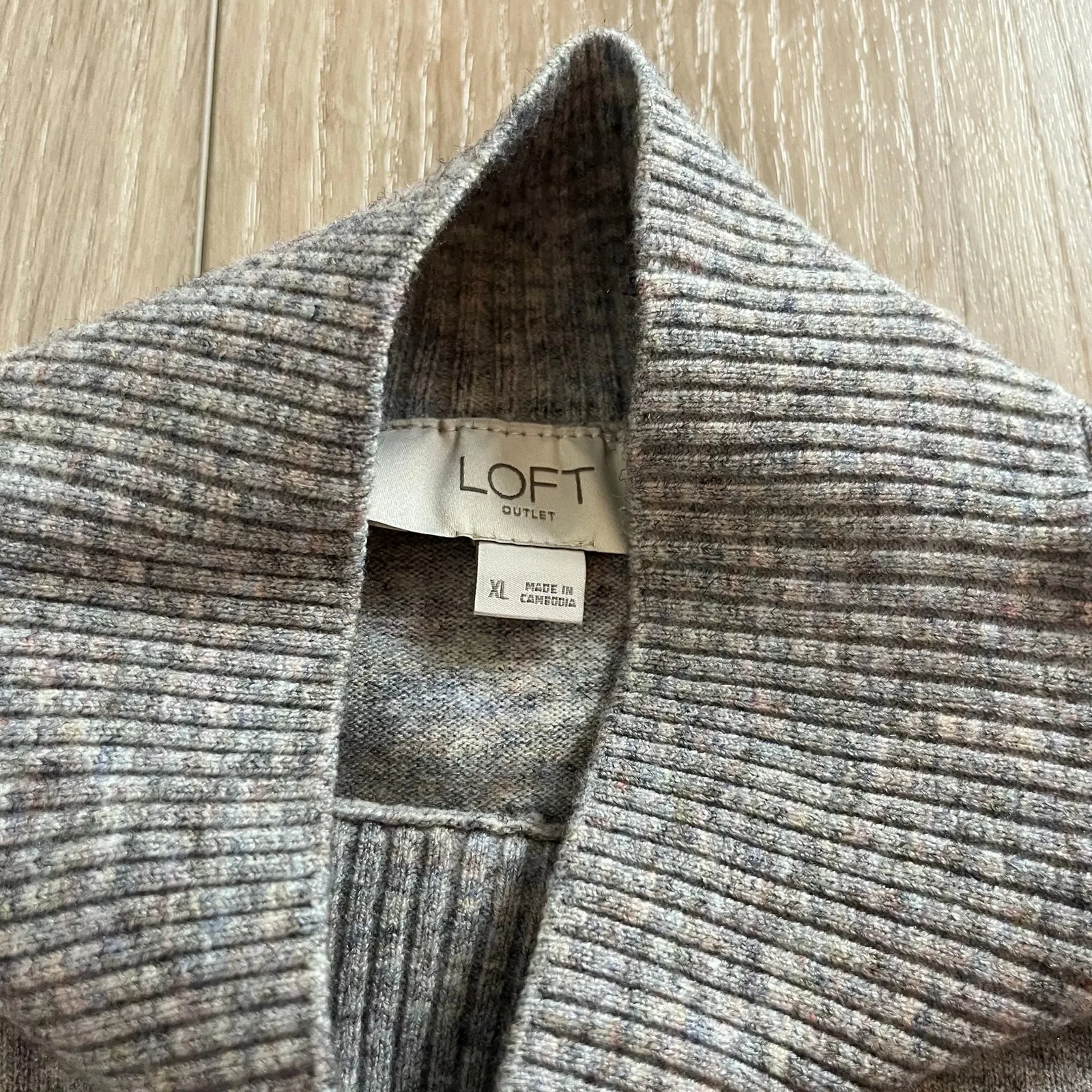 LOFT Women’s Gray Mock Neck Sweater Size XL - Image 3