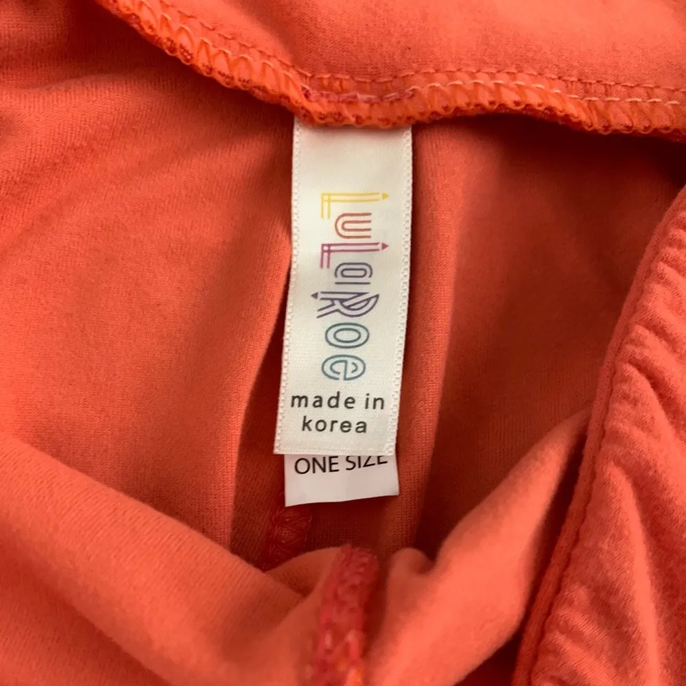 Lularoe Salmon Colored Leggings - Image 4