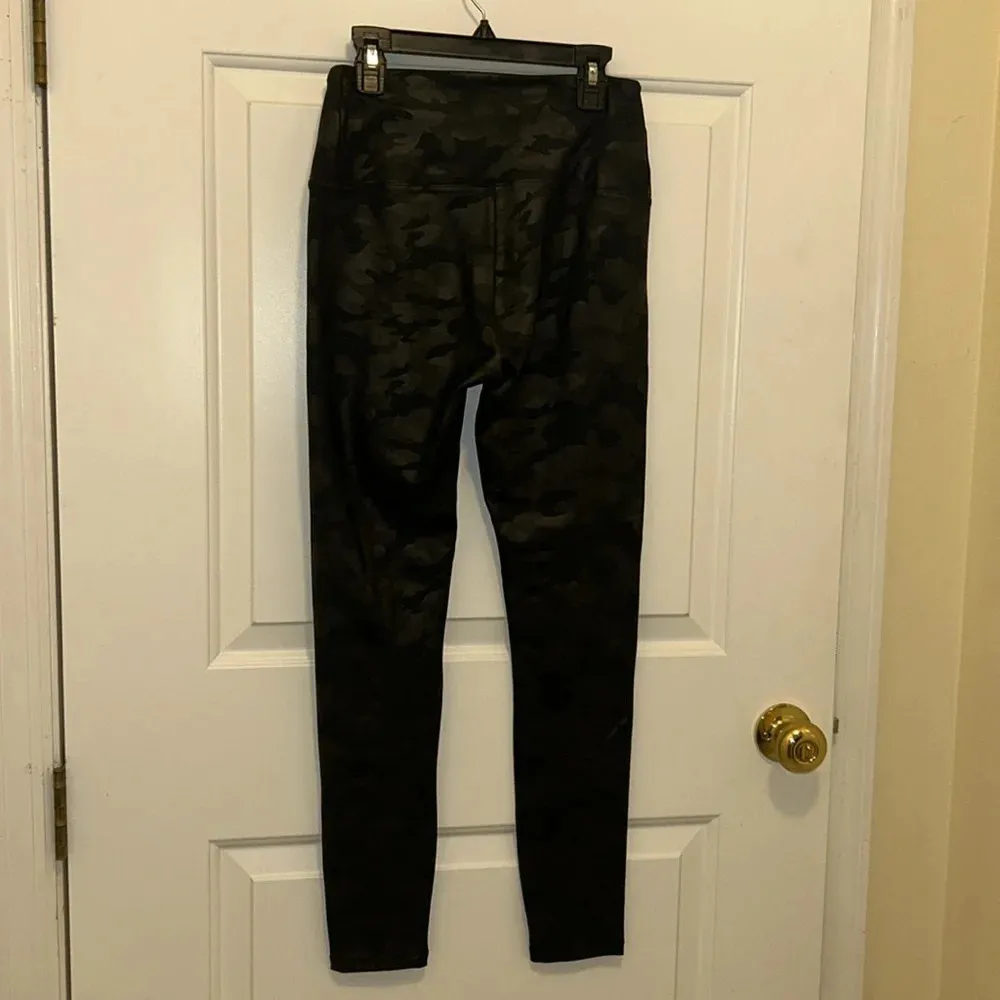 Simply Vera Vera Wang black camouflage leggings - Image 4