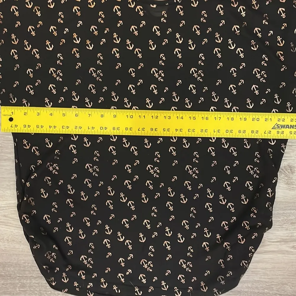 Rouge Collection Black with Shimmery Gold Anchor Print Lightweight Women's Tee Size 3X - Image 9