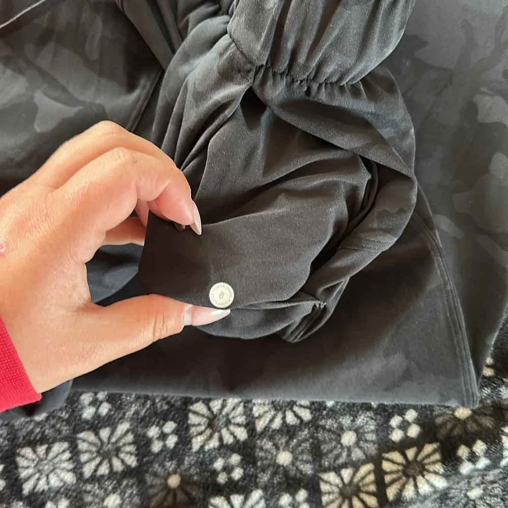 Lululemon Joggers - Image 4