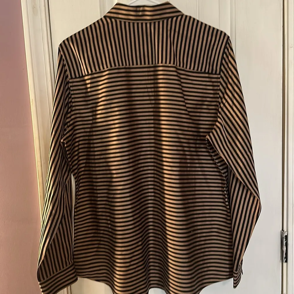 FOXCROFT black & tan long sleeve tunic blouse with collar, NWOT
SZ 14 - Image 4