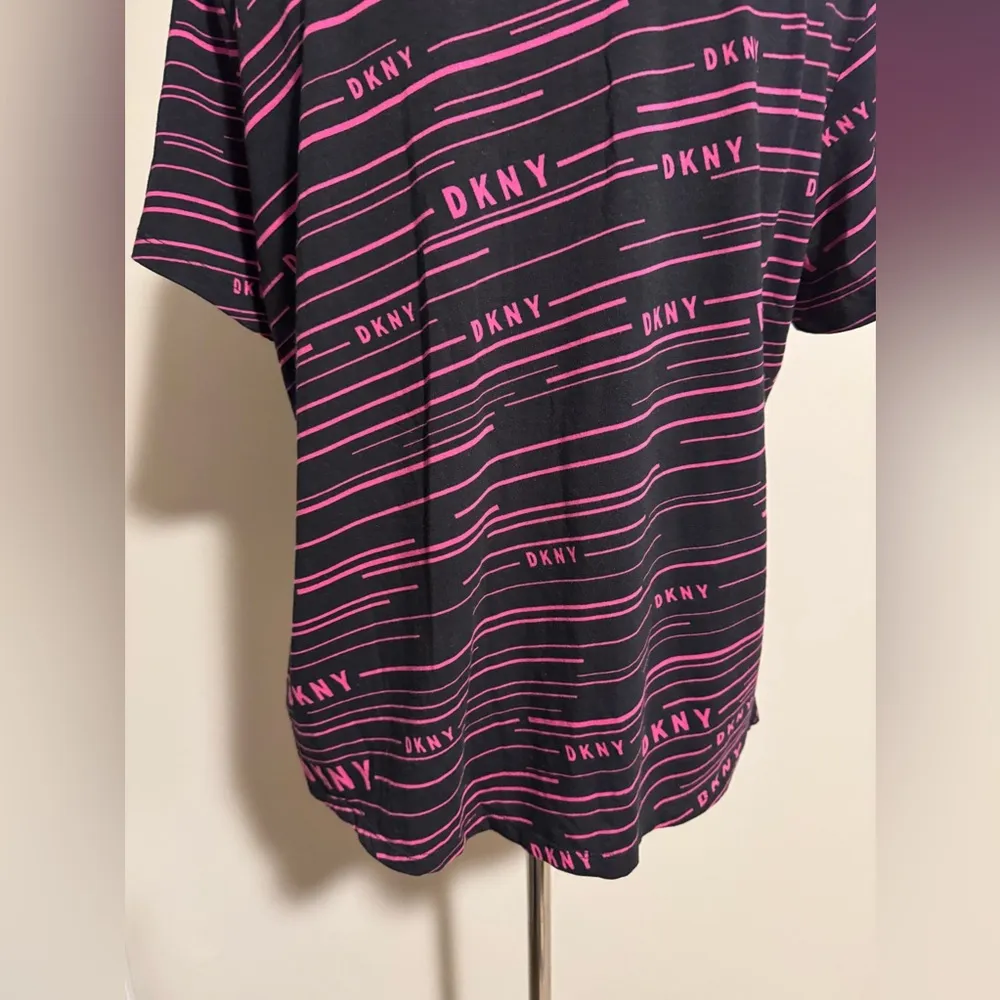 EUC DKNY Sport Black and Pink Logo Striped Workout Shirt size large - Image 9