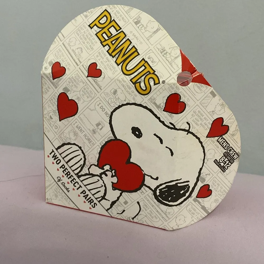 Snoopy Peanuts Valentine's Adult 2 Pack Gift Box Socks NWT - Image 4