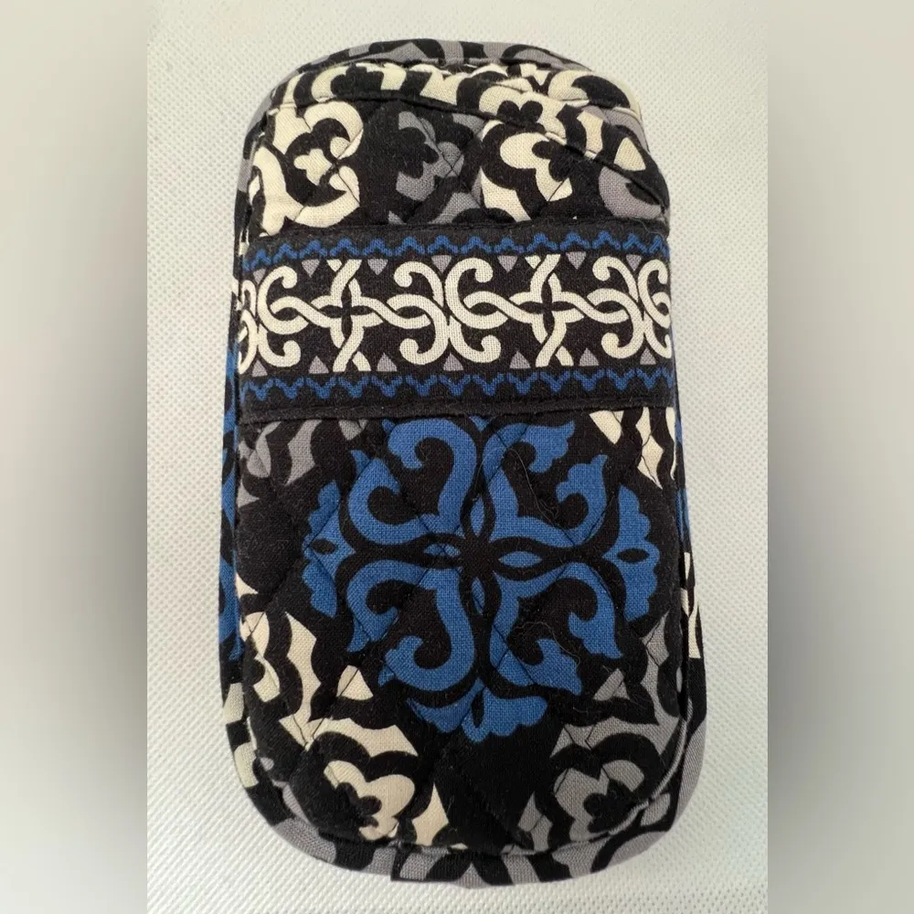 Vera Bradley RETIRED:  | Canterberry Cobalt glasses case. - Image 2