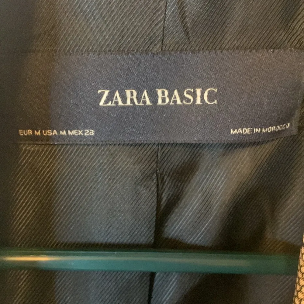 🚫SOLD🚫Zara  Basic Snake Print Blazer Lined with Faux Pockets Size M - Image 2