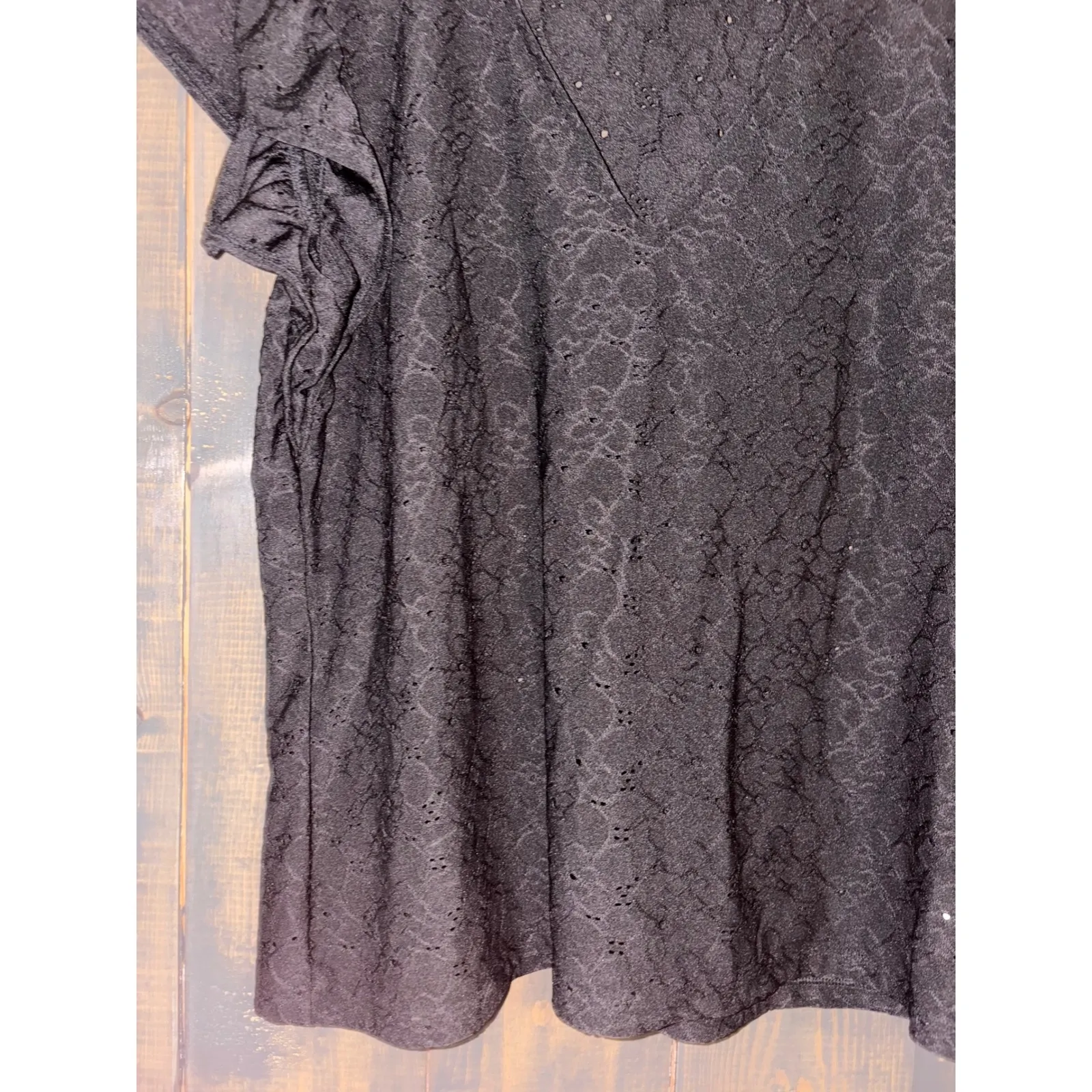 Michael‎ Kors Eyelet Top Ruffle Sleeve V-Neck Blouse Black Size L - Image 6