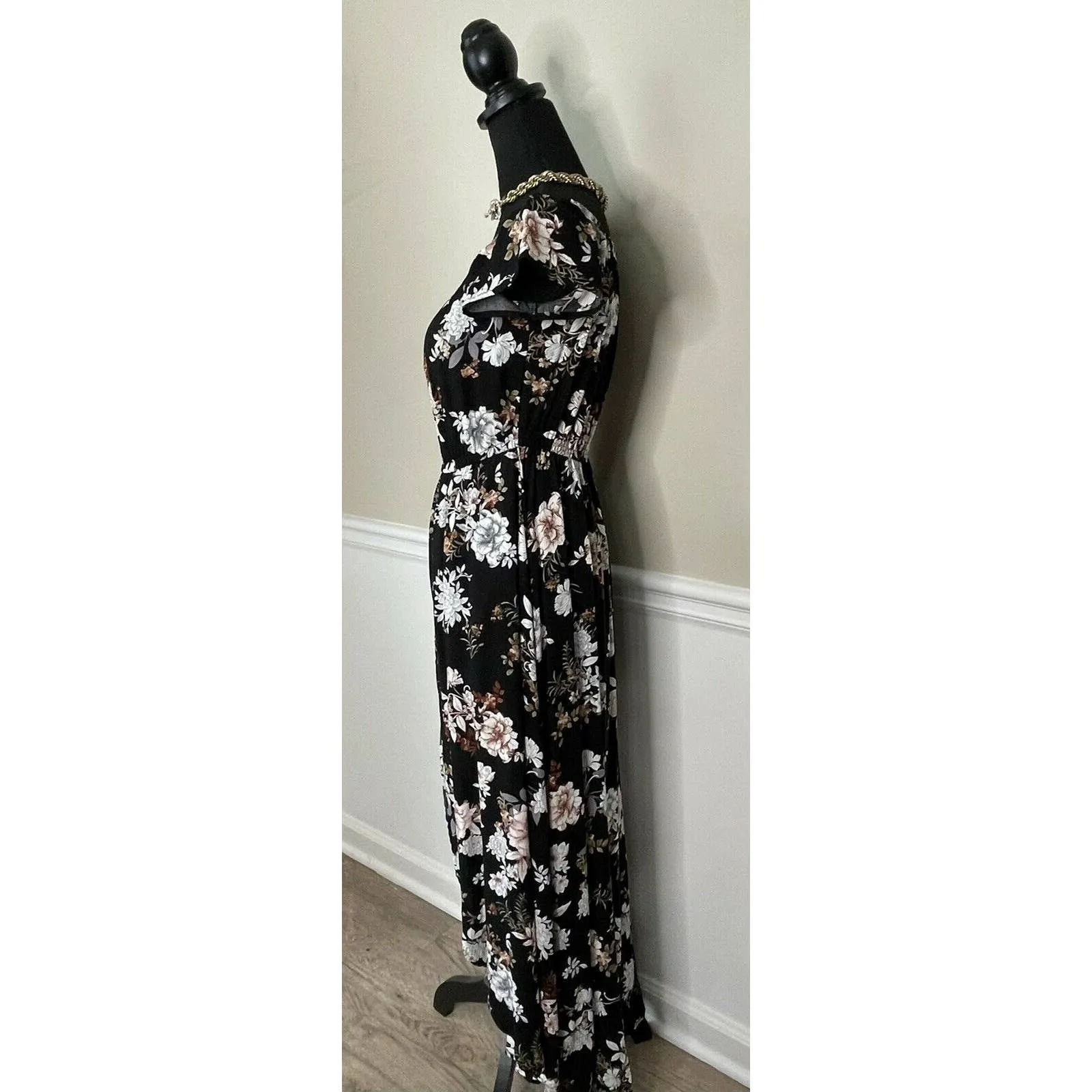 Iris Black Floral Shorts Romper Size Medium - Image 4