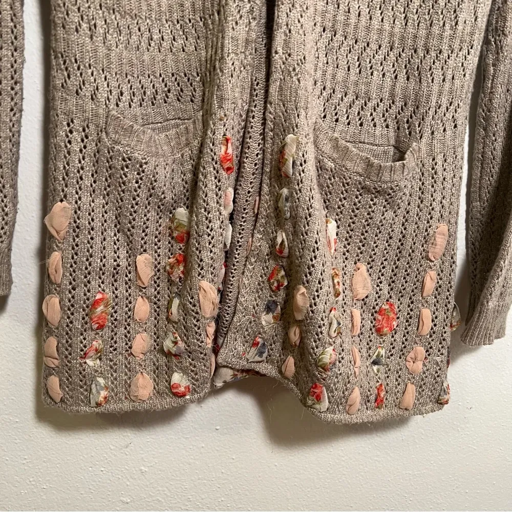 Mystree Cardigan Sweater Beige Floral Scarf Hem - Image 6