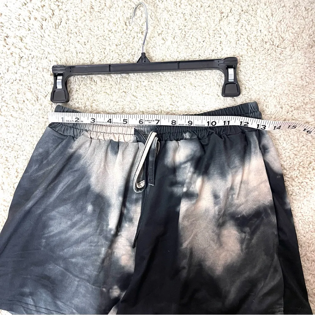 SHEIN Monochrome Tie-Dye Shorts - Image 3