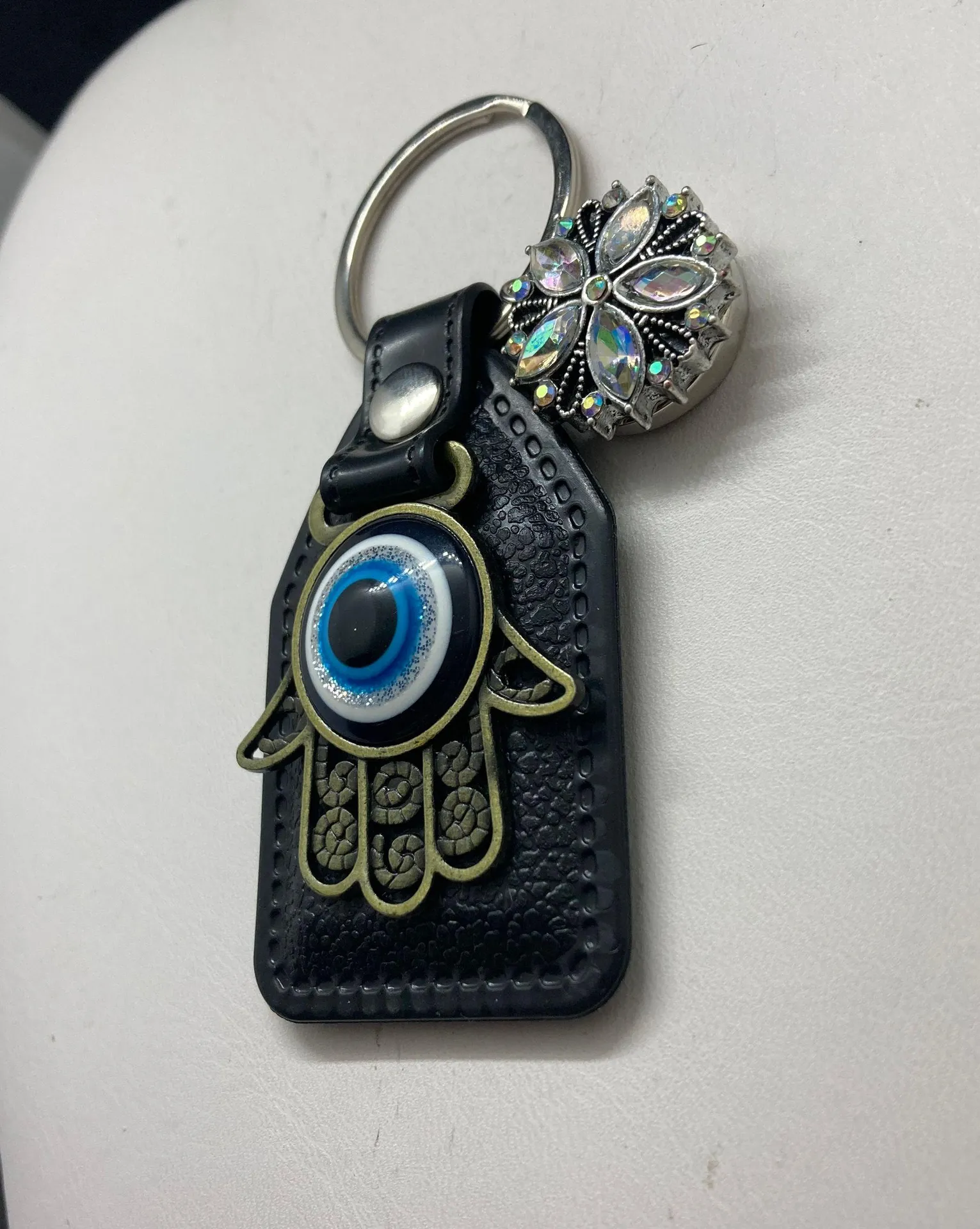 Hamsa hand evil eye key chain - clear - Image 3
