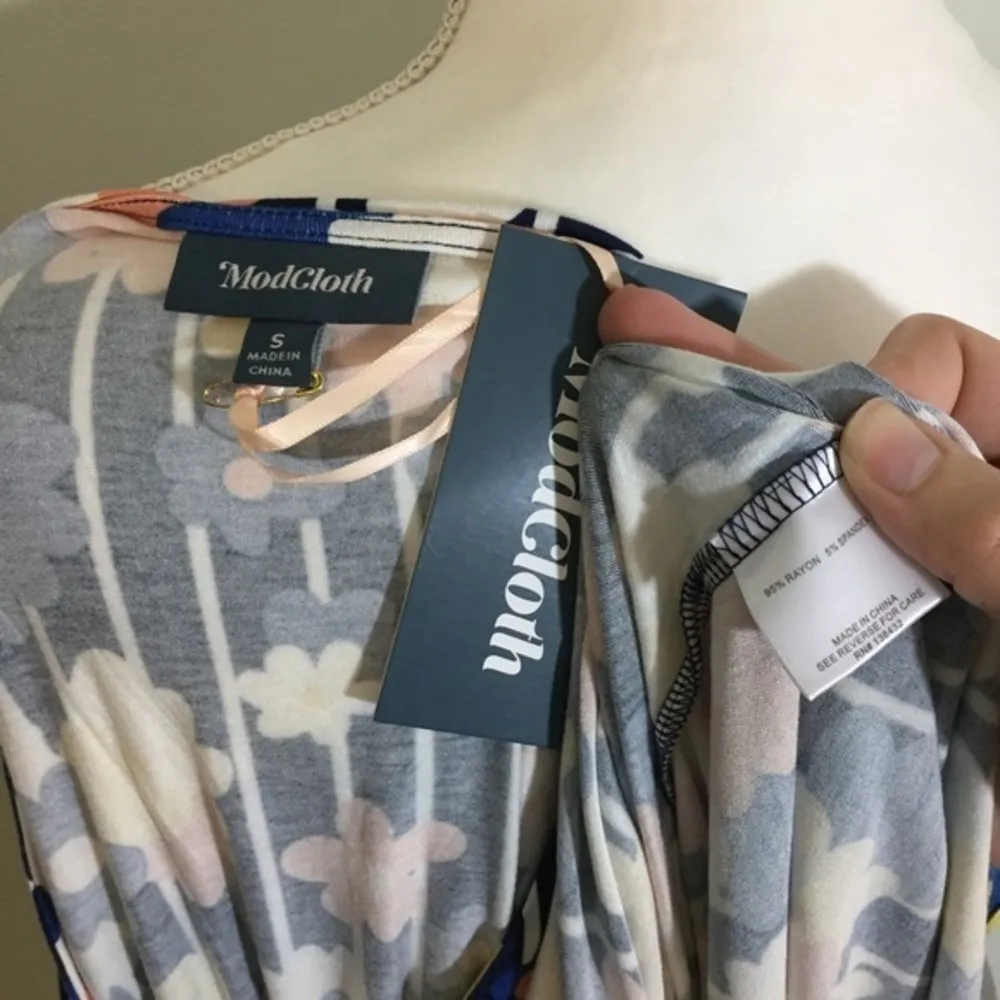 NWT  Timelessly Lovable Floral Knit Dress - Image 4