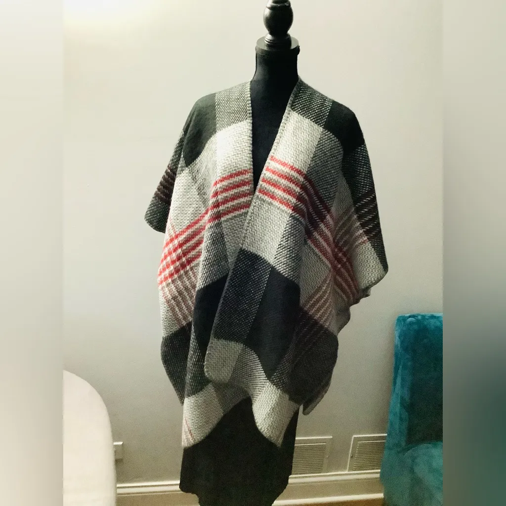 Women’s poncho / cover up LARGE size 🌷🌷 Gray - Image 2