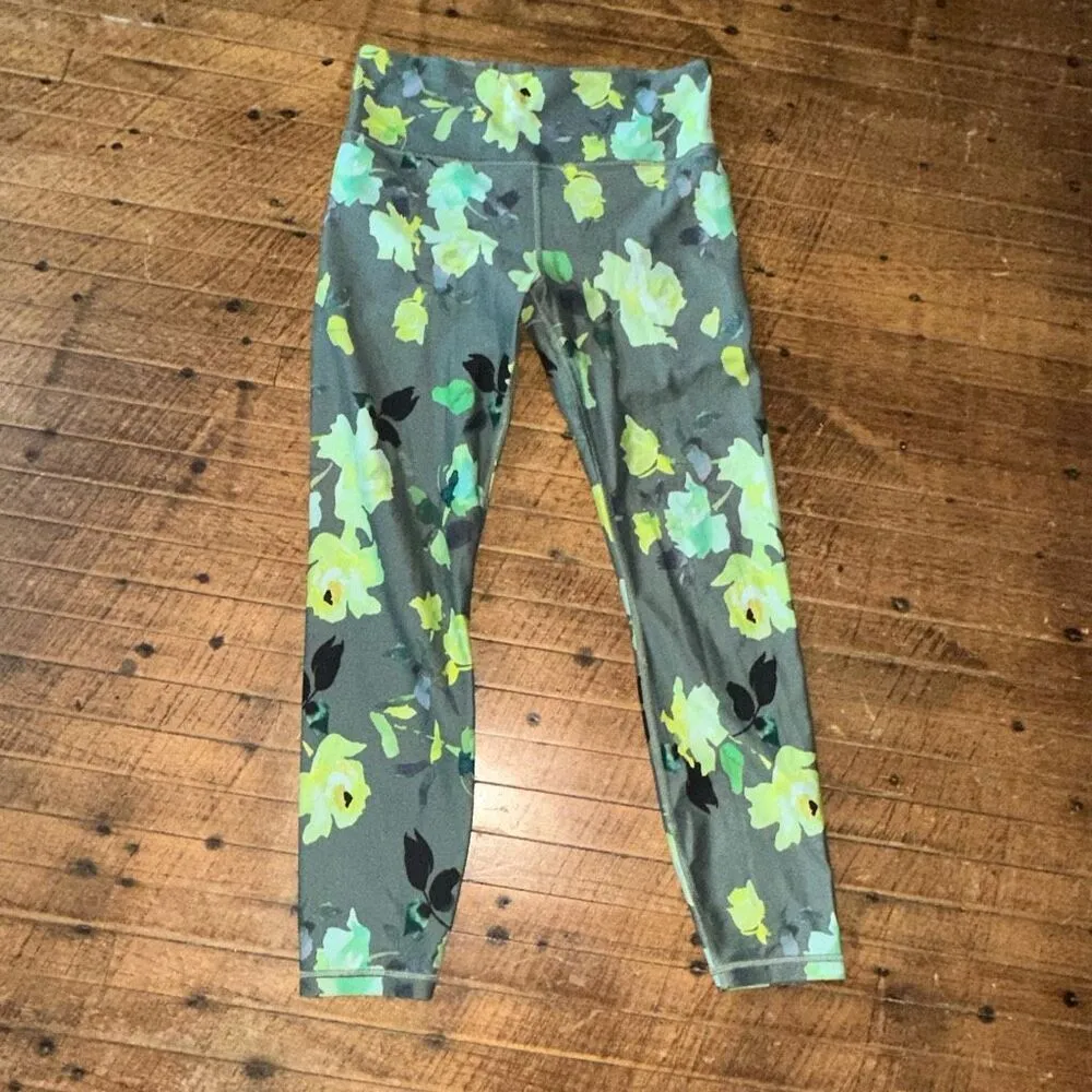 Athleta Elation 7/8 tight M green painted flower Athleisure leggings - Image 3