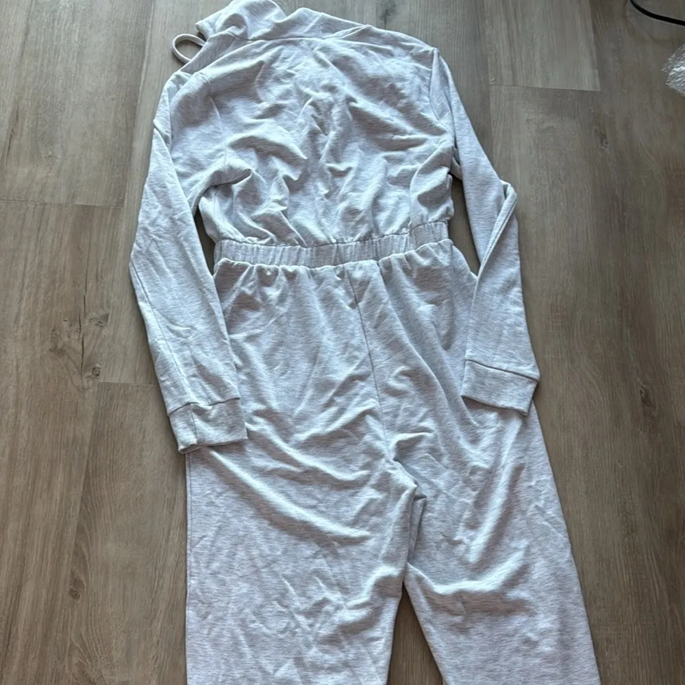 Lovestitch Heather Gray Jumpsuit sz M - Image 10