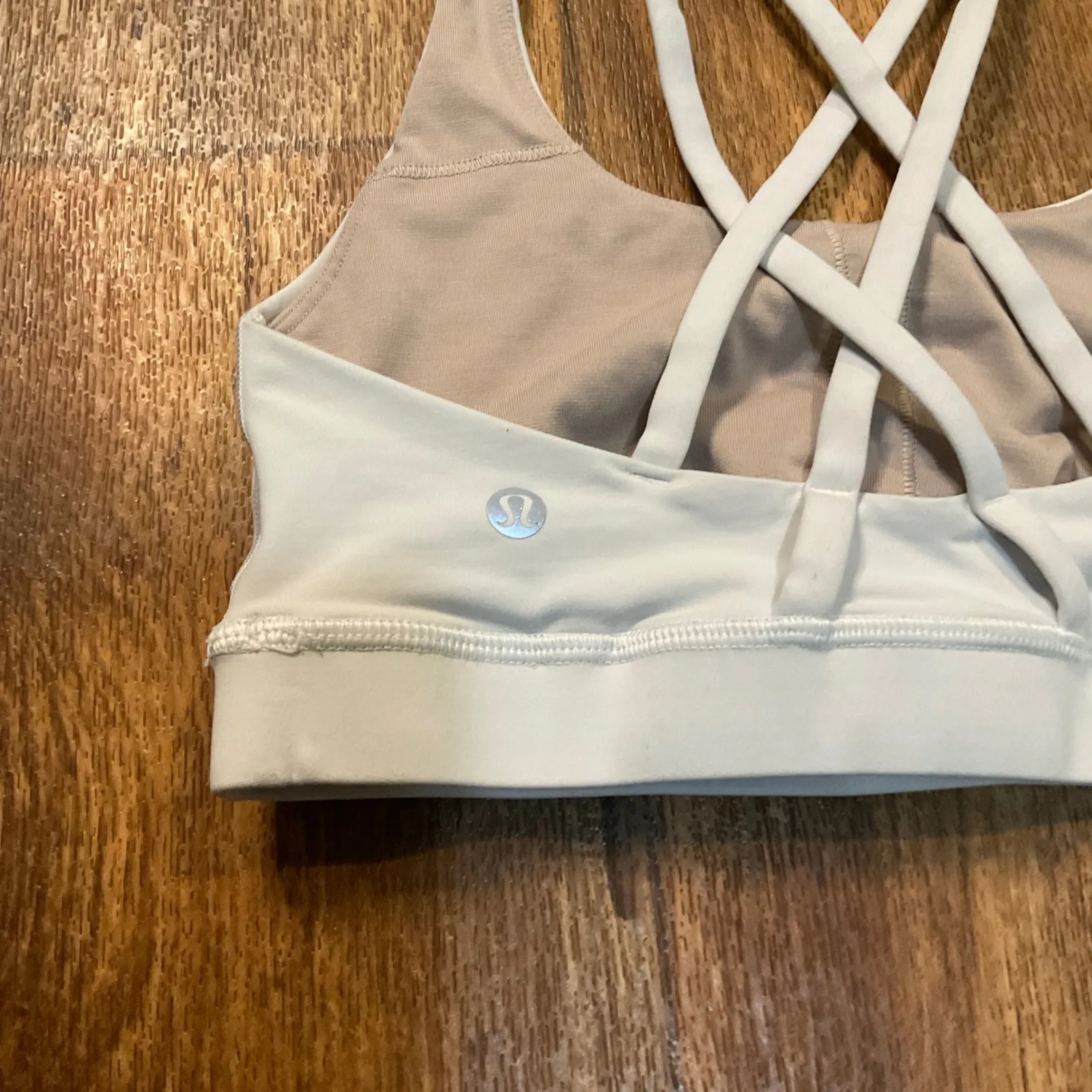 Lululemon Energy Sports Bra Size 6 White Criss Cross Back Workout Womens Athletc - Image 4