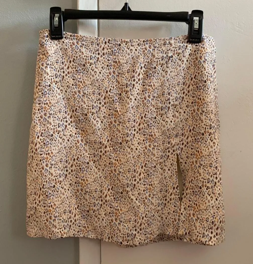 Leopard print side slit mini skirt - Image 9