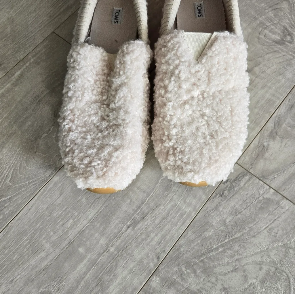 Toms Alpargata Resident Natural Faux Shearling Slip On Low Top Fashion Sneakers - Image 8