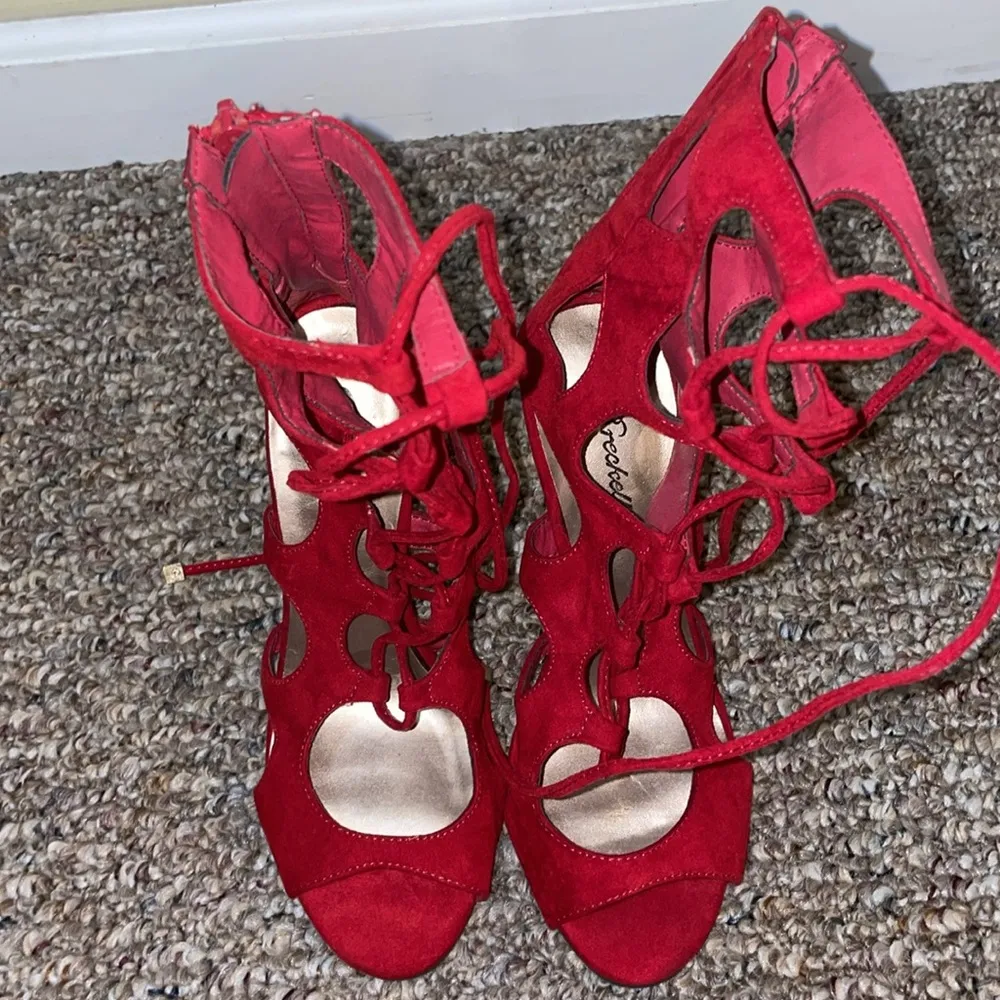 Womens Like New Breckelle Red Suede Galdiator Lace Up Stileto High Heels - Image 2