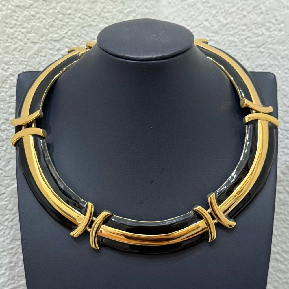 Vintage 80s MONET Black Enamel Goldplated Runway Statement Collar Necklace 128g. Gold - Image 11