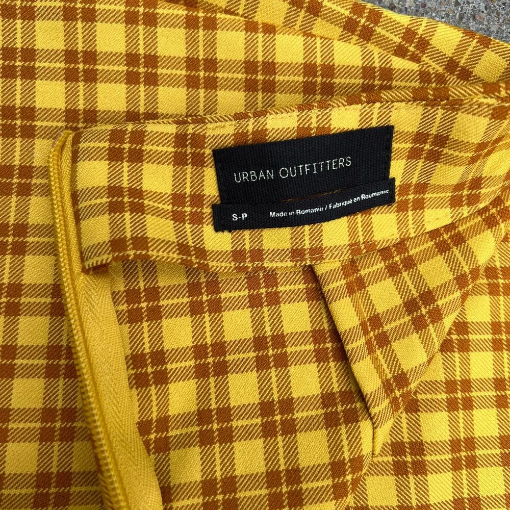 Urban Outfitters yellow gold orange plaid mini skirt SMALL - Image 3