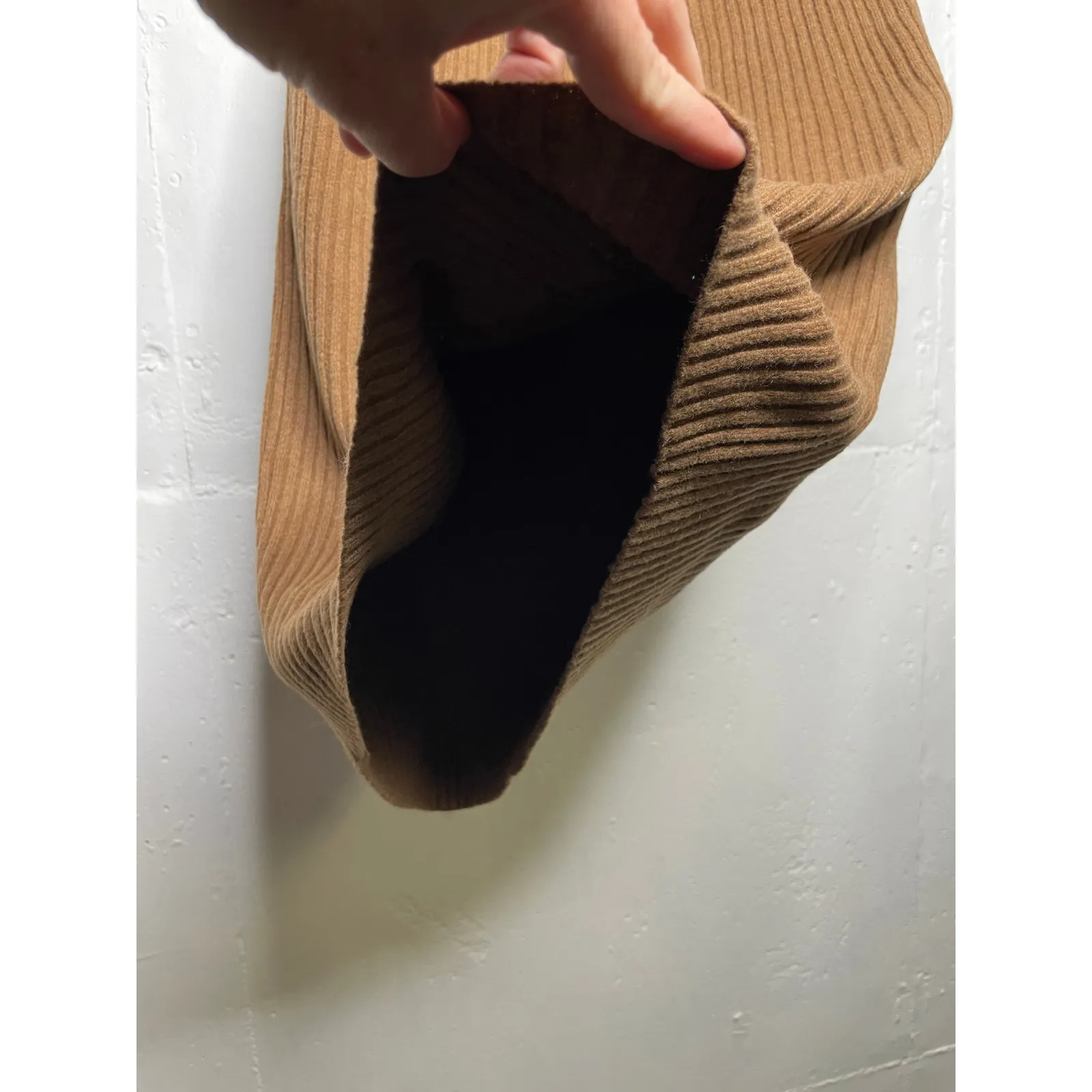 NEW Gap Ribbed Stretch Midi Skirt Camel Tan Size Medium - Image 2