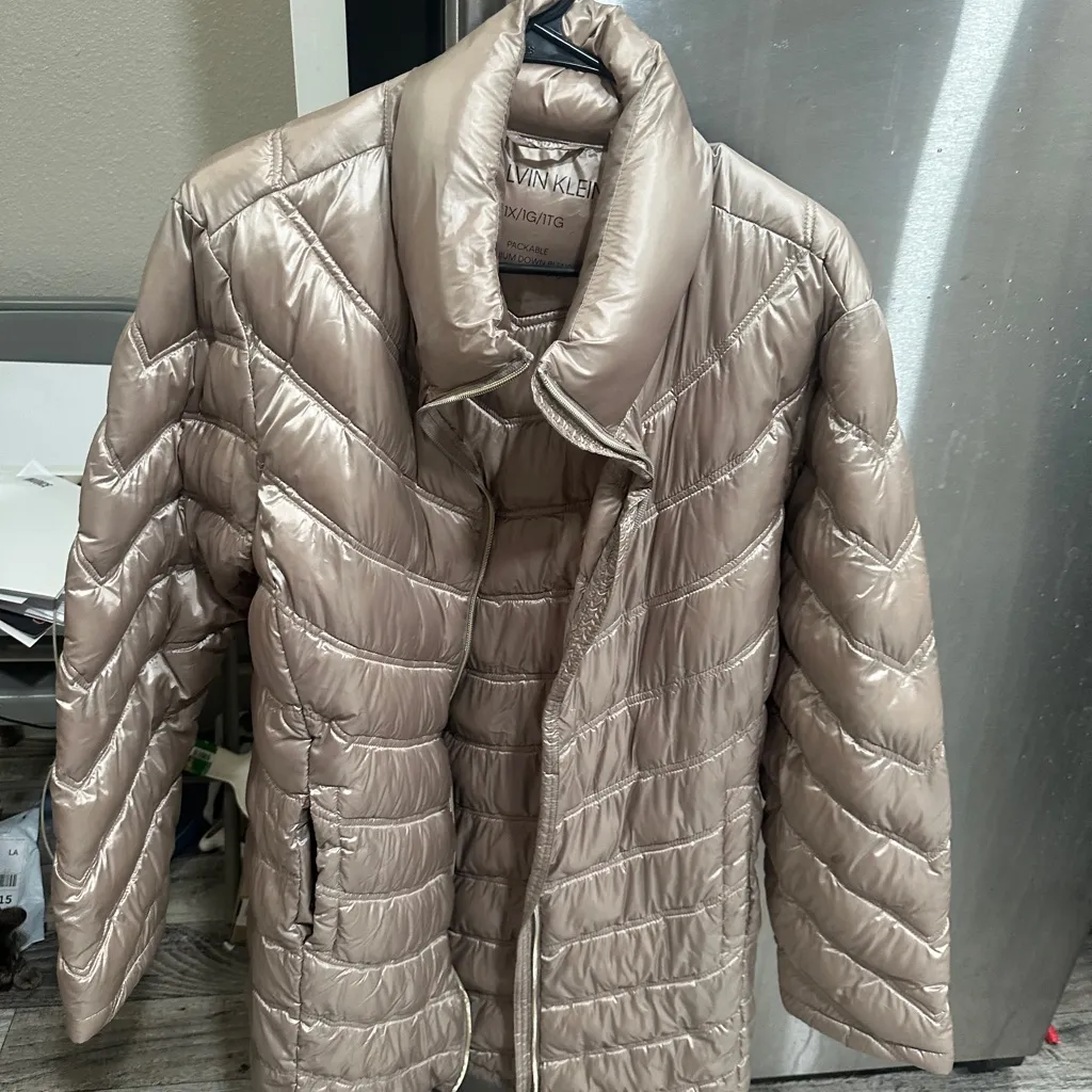 Calvin Klein Quilted Packable Down Taupe Puffer Jacket New - Image 4