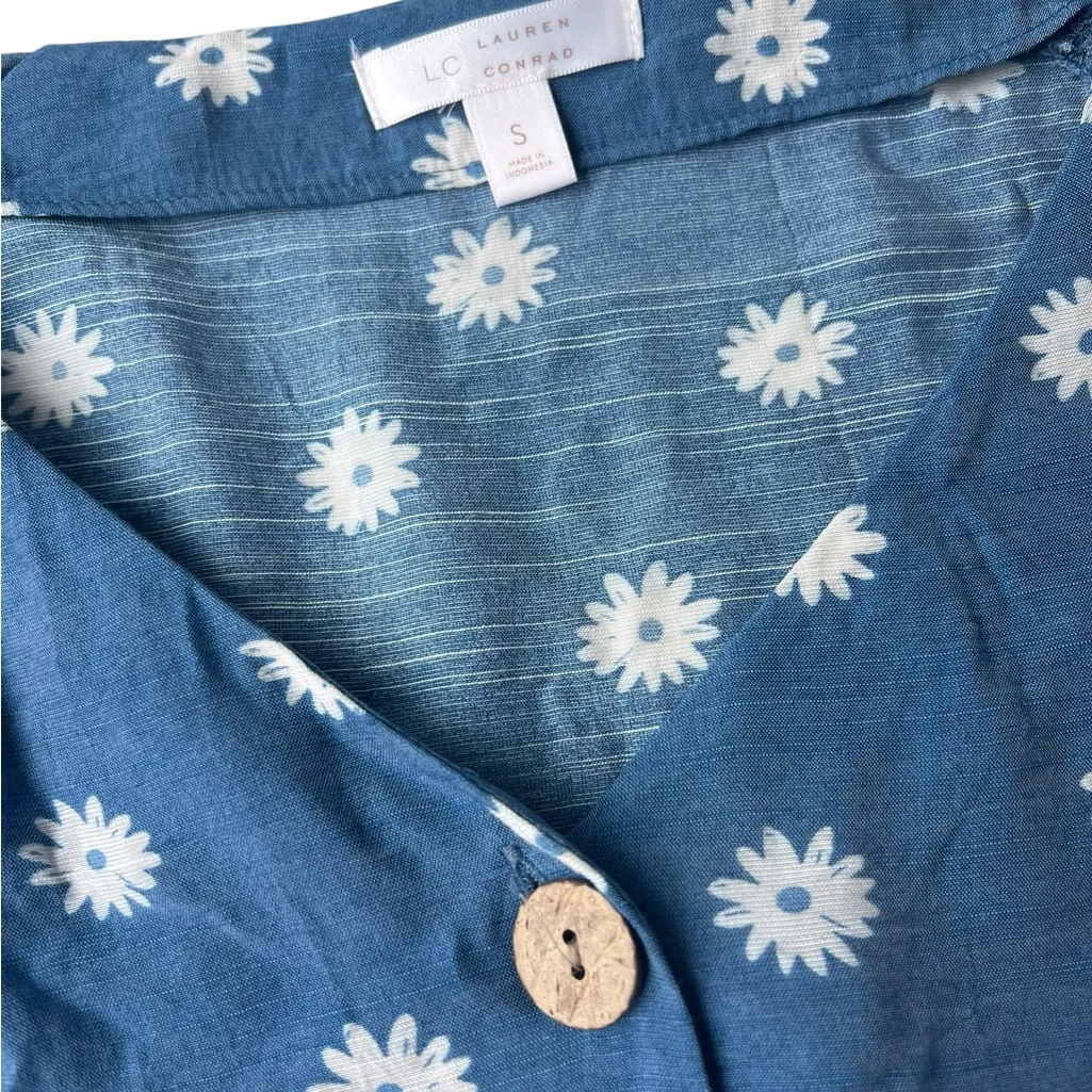 LC Lauren Conrad Denim Blue Daisy Top - Image 2