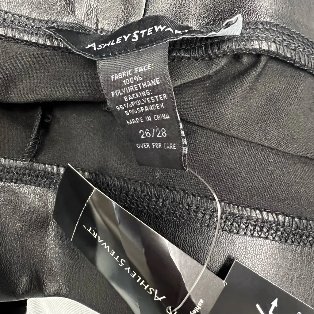 NEW Ashley Stewart Faux Leather Leggings - Size 26/28 - Image 4