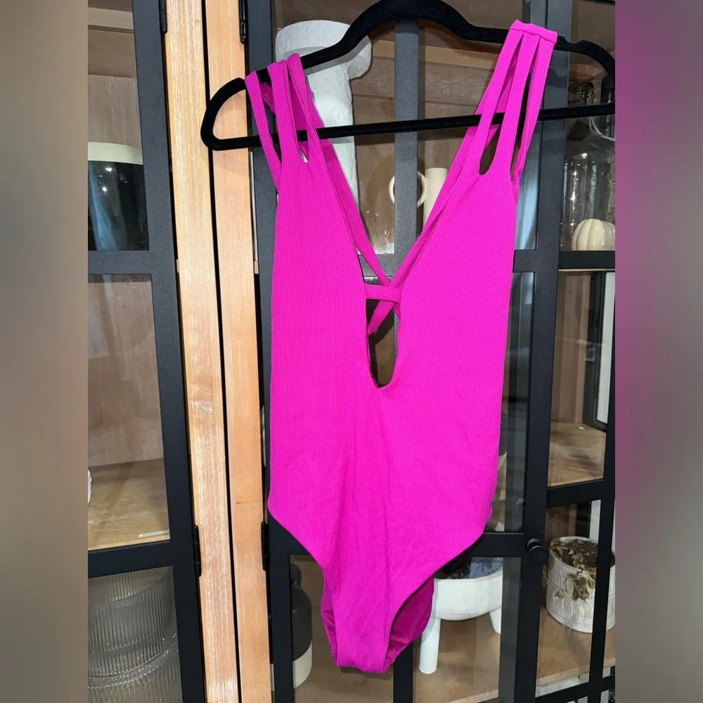 BECCA Virtue Ribbed Skylar Plunge One-Piece Pomegranate barbie pink strappy back - Image 2