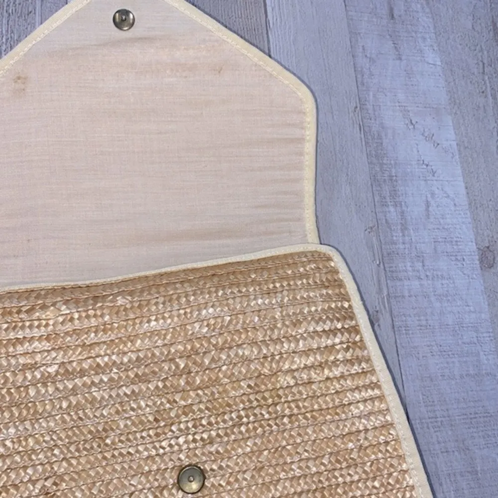 VINTAGE straw handbag with vintage Georgia paperwork & postcards Tan - Image 4