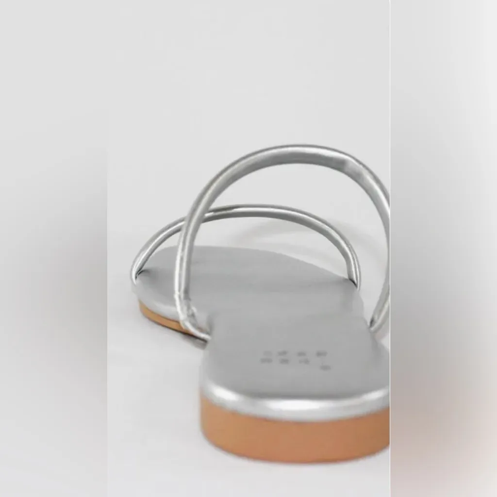 NWT - Winnie Skinny Strap Sandals - 8.5W (Wide Width). - Image 8