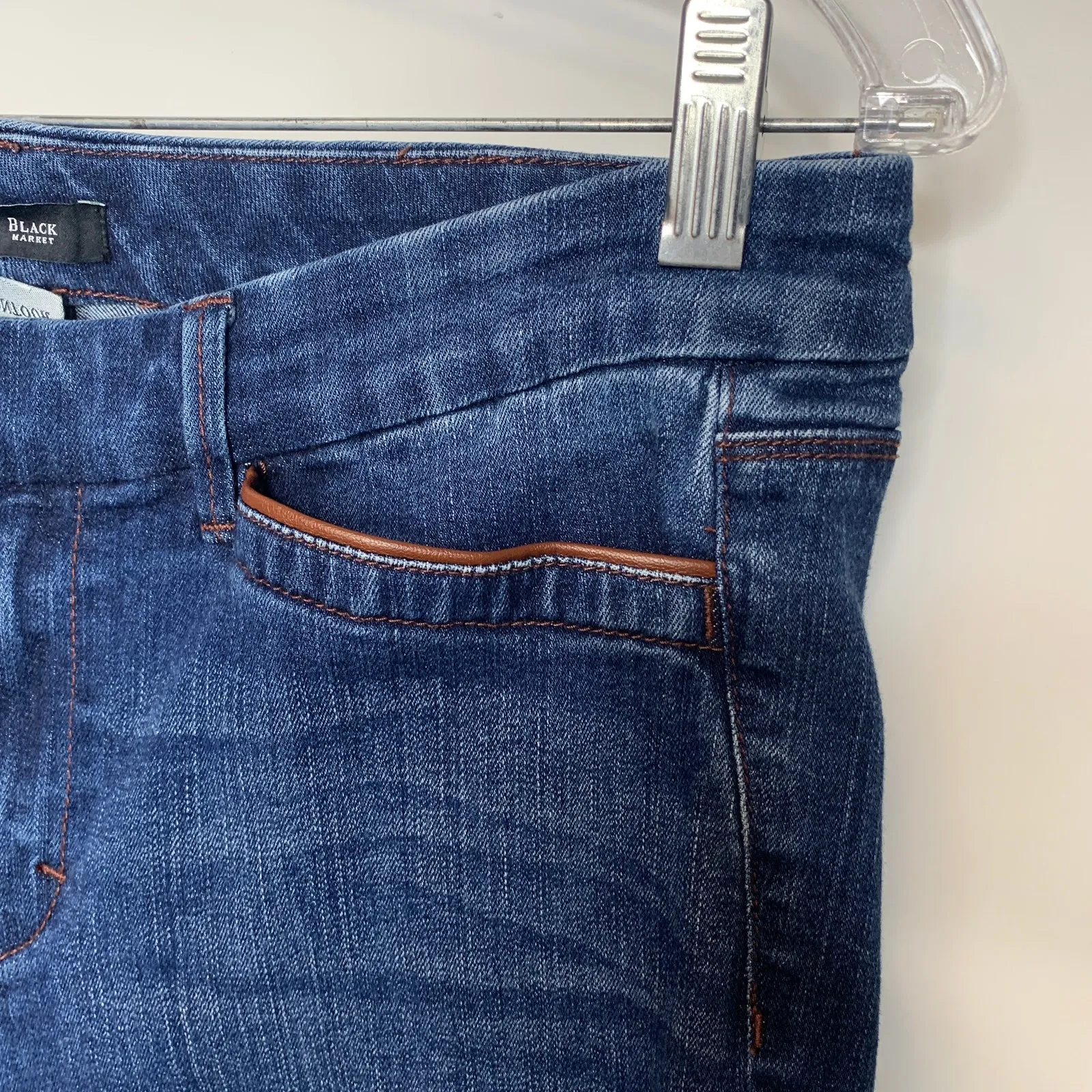 WHBM Stretch Jeans Sz 8 Skinny Crop Medium Wash - Image 4