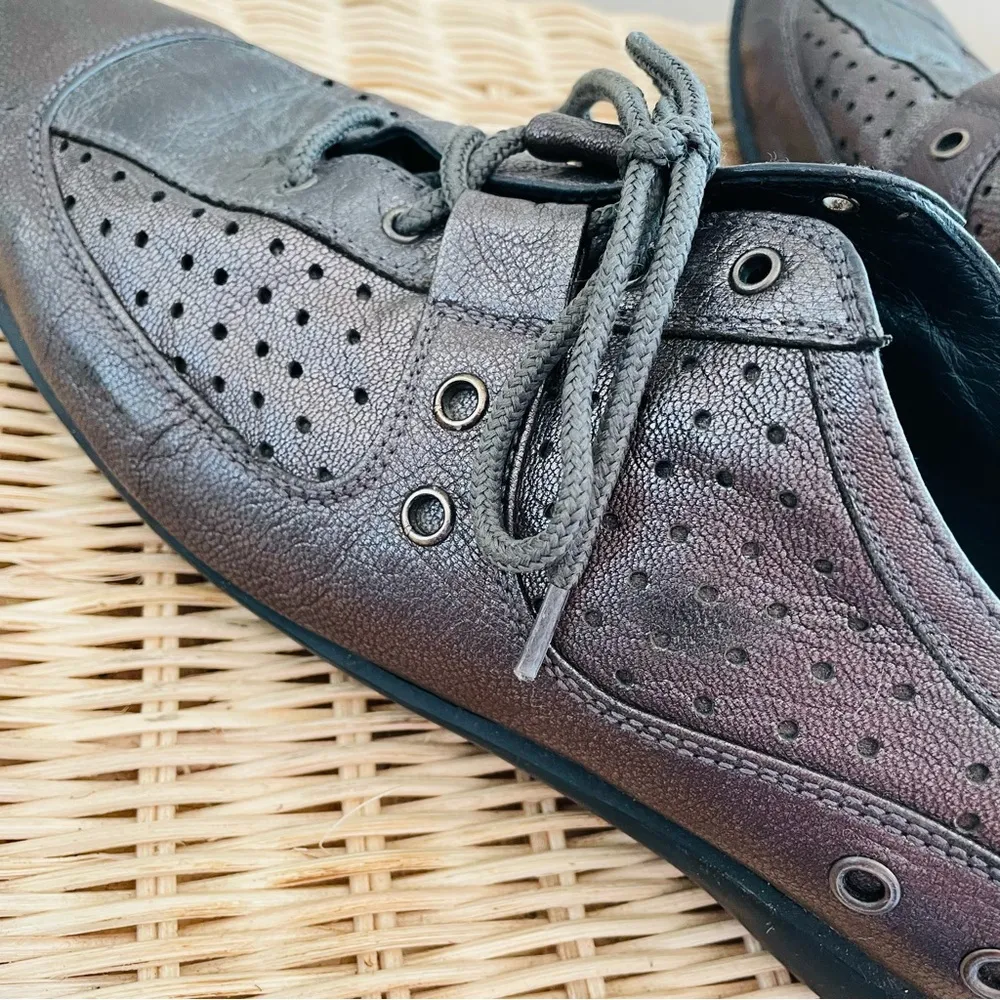 Stuart Weitzman Silver Tone Oxford Sneakers Comfort size 11 women’s - Image 8