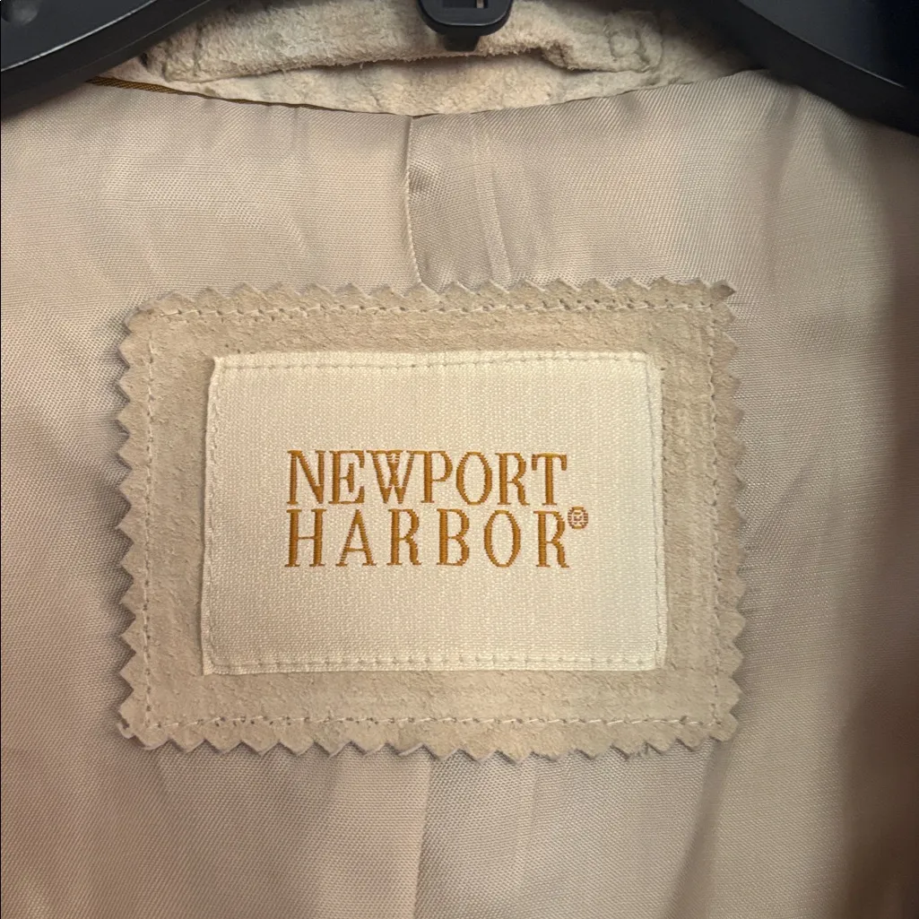 Newport Harbor Tan Leather Button - Image 2