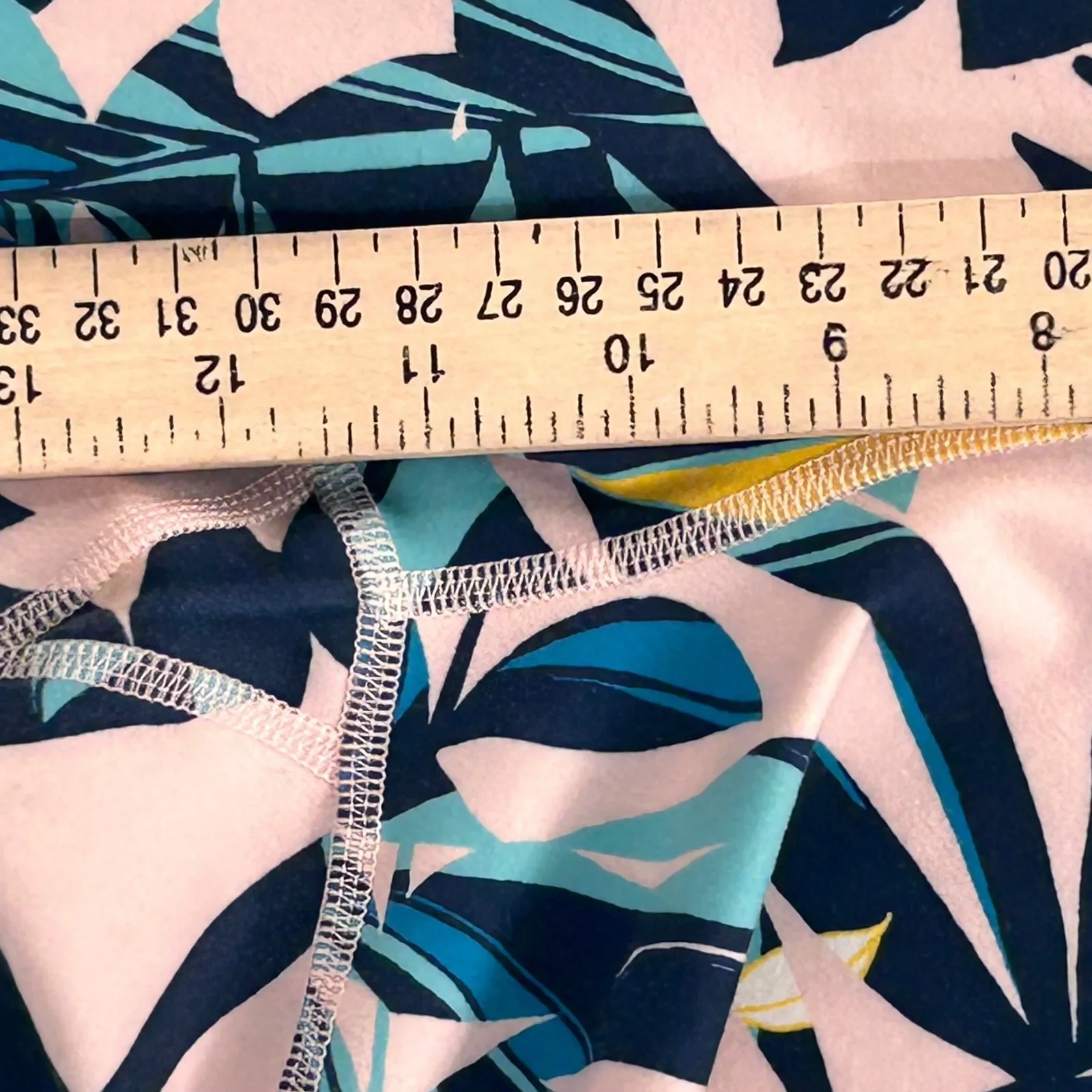 Old Navy Legging Size XL‎ Capri Floral Workout Performance Gym Yoga Performance - Image 12