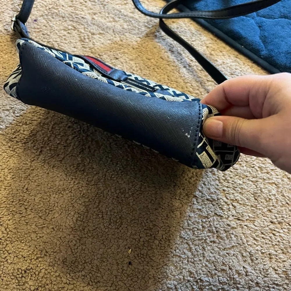 Tommy Hilfiger purse - Image 5